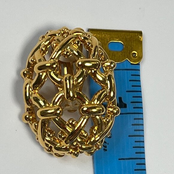 Vintage Gold-Tone Woven Clip-On Earrings Oval Design Womens Jewelry - Picture 5 of 5